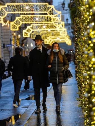 Roma il centro illuminato per le feste di Natale