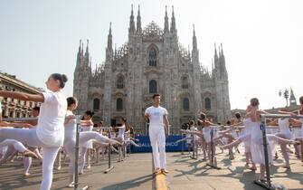ondance milano roberto bolle piazza duomo ballo in bianco