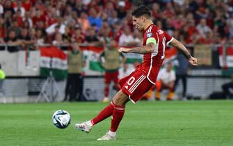 epa10702571 Dominik Szoboszlai of Hungary in action during the UEFA Euro 2024 qualification soccer match between Hungary and Lithuania at Puskas Arena in Budapest, Hungary, 20 June 2023.  EPA/Robert Hegedus HUNGARY OUT