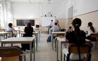 Primo giorno degli esami di riparazione per gli studenti del Liceo "Giulio Cesare" Roma 01 settembre 2021.ANSA/FABIO CIMAGLIA
