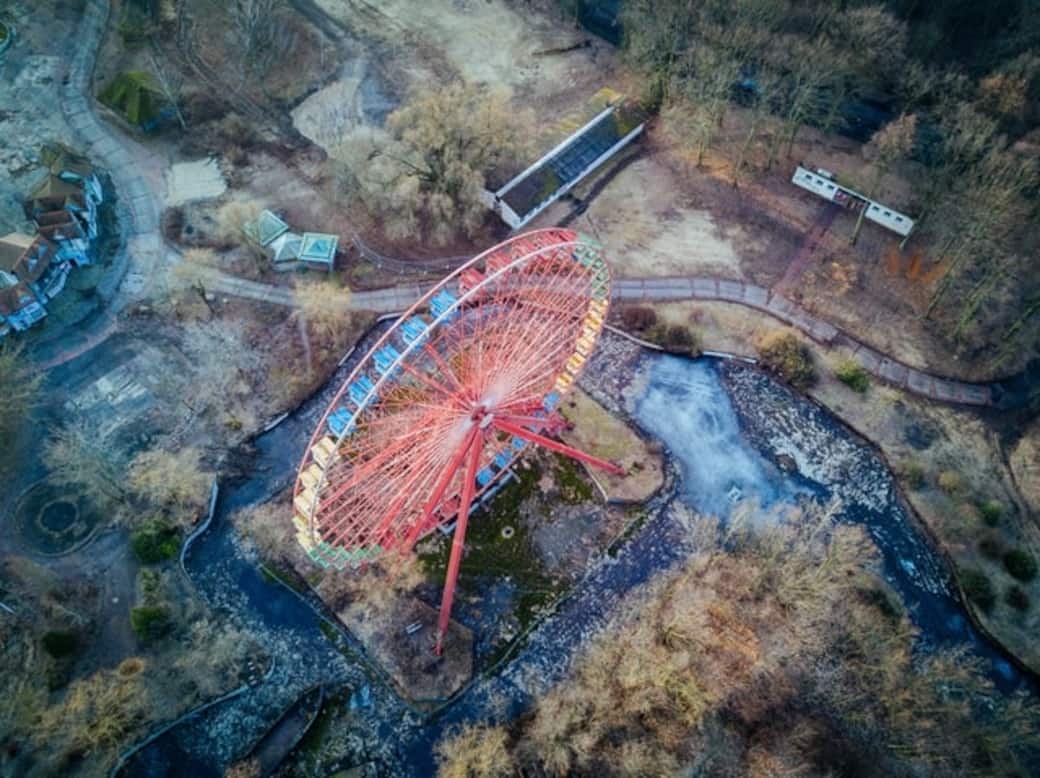 Lo-Spreepark-di-Berlino-ripreso-da-un-drone.-Photo-by-Jaromír-Kavan-on-Unsplash-2.jpg