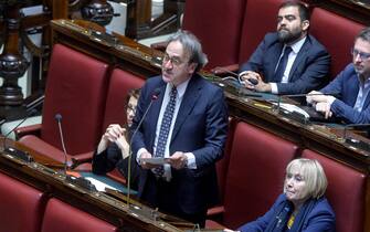 28/04/2023 Camera dei Deputati discussione e voto sul DEF nella foto Angelo Bonelli prima di essere colto da malore in aula (ROMA - 2023-04-28, Stefano Carofei) p.s. la foto e' utilizzabile nel rispetto del contesto in cui e' stata scattata, e senza intento diffamatorio del decoro delle persone rappresentate