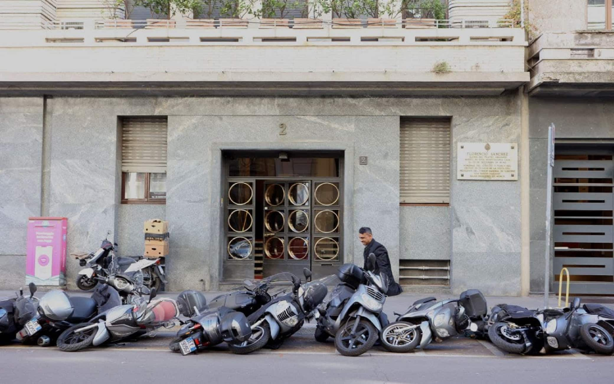 Motorini caduti a causa delle raffiche