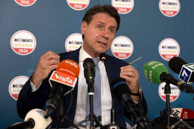 Conte: "Pronto a farmi da parte se sono un ostacolo per M5s"