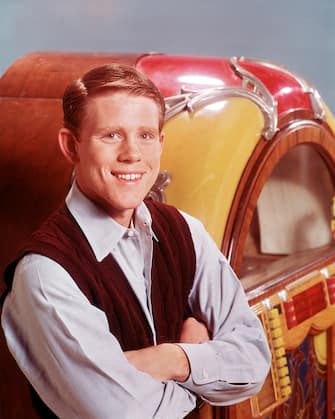 UNITED STATES - JANUARY 15:  HAPPY DAYS - Gallery - Season One - 1/15/74, One of the most successful series of the 1970s was "Happy Days", which was set in the late 1950s, early 1960s in Milwaukee. "Happy Days" told the story of the Cunninghams, including son Richie (Ron Howard, pictured), his parents Marion and Howard, and siblings Joanie and Chuck. ,  (Photo by Bob D'Amico/Walt Disney Television via Getty Images)