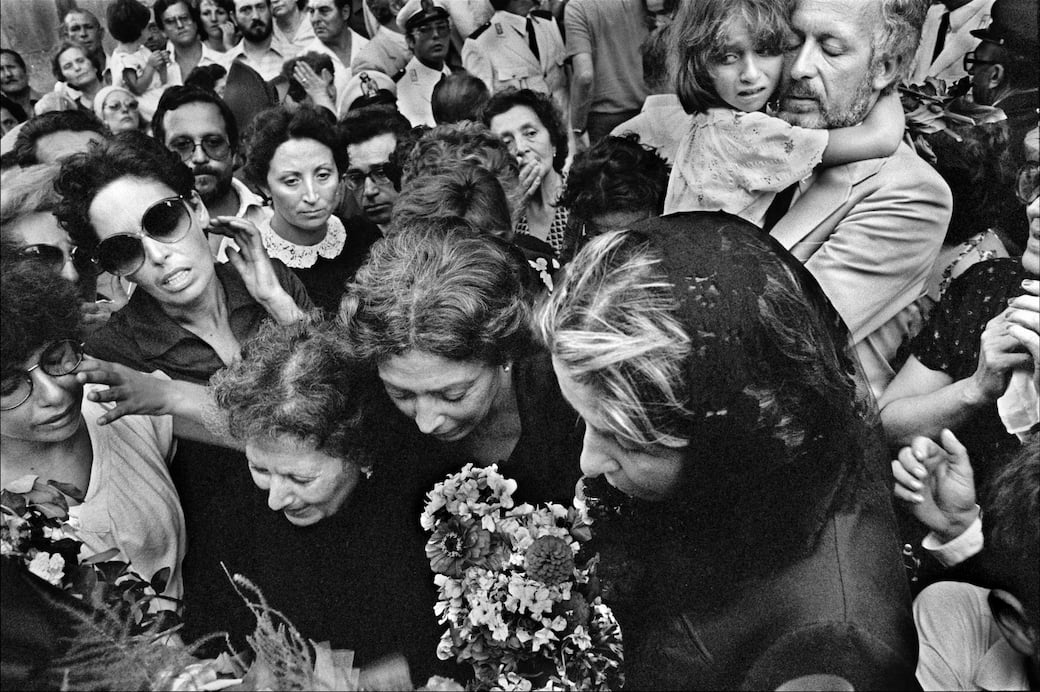 Funerali_del_sindaco_democristiano_Vito_Lipari_ucciso_dalla_mafia_Castelvetrano_Trapani_1980_©_Letizia_Battaglia.jpeg