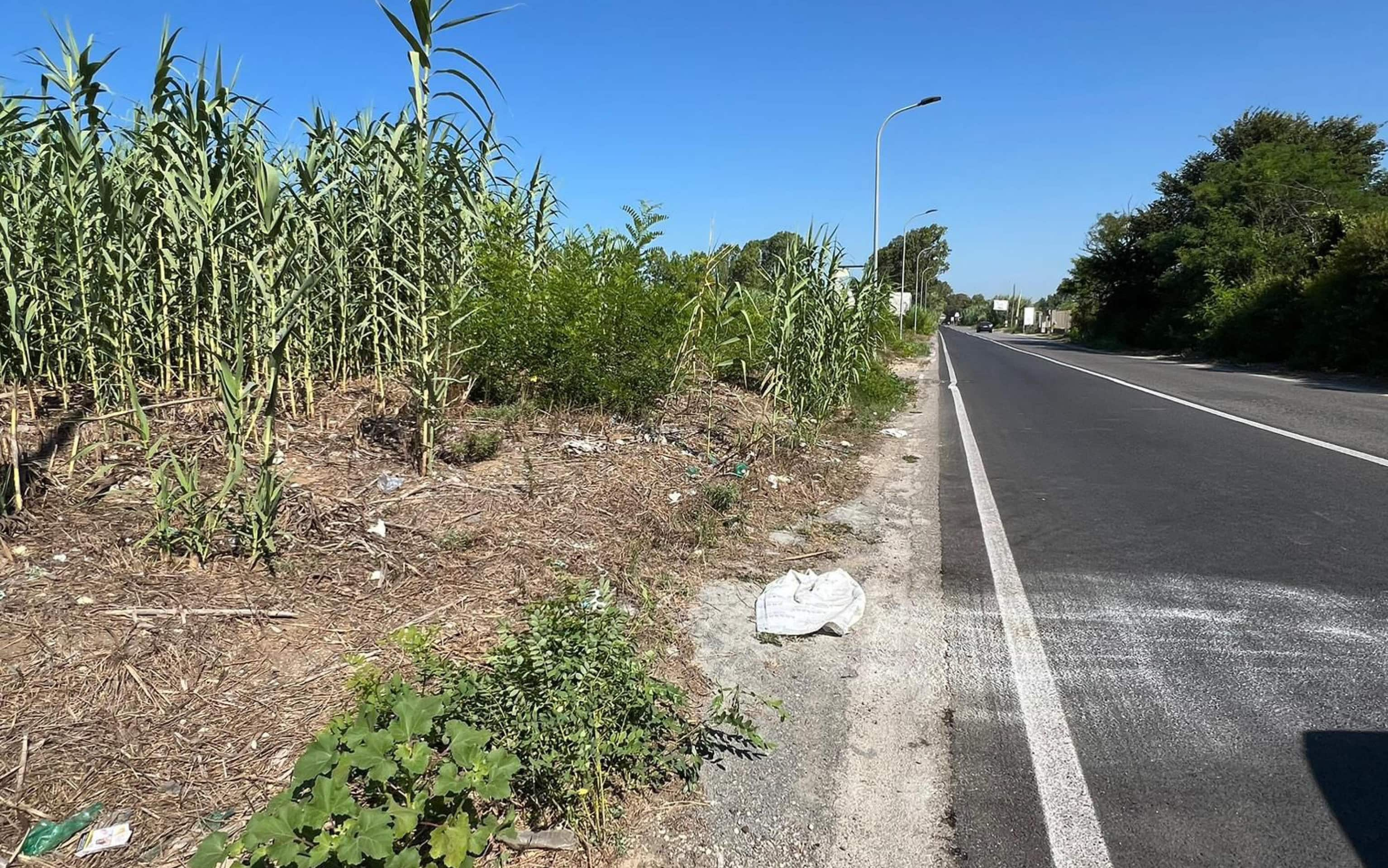 Il luogo in cui si è ribaltata la smart a giugliano, in 4 a bordo, tra loro una bimba che è morta