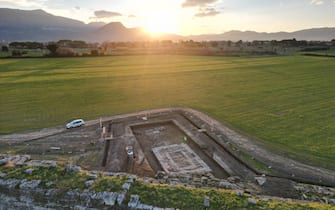 L'area dove sono state realizzate le nuove scoperte sul tempio greco individuato nel 2019 nella porzione occidentale della città antica di Paestum, 15 aprile 2023. 
ANSA / UFFICIO STAMPA PARCO ARCHEOLOGICO DI PAESTUM ++HO - NO SALES EDITORIAL USE ONLY++