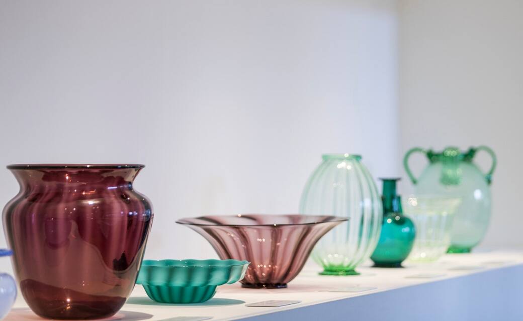 Museo_del_Vetro_Murano._Vetrine_con_opere_di_Napoleone_Martinuzzi_Paolo_Venini_Carlo_Scarpa_Tapio_Wirkkala_(Foto_©_Matteo_De_Fina)..jpg