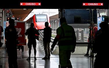 Disagi a causa dello sciopero del personale del gruppo FS Italiane alla stazione Porta Nuova ì a Torino 6 Maggio 2025 ANSA/ALESSANDRO DI MARCO