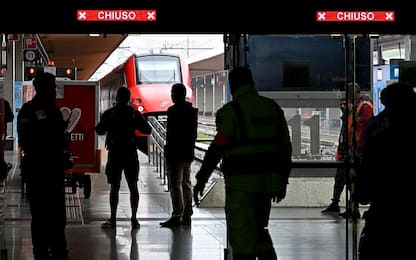 Disagi a causa dello sciopero del personale del gruppo FS Italiane alla stazione Porta Nuova ì a Torino 6 Maggio 2025 ANSA/ALESSANDRO DI MARCO