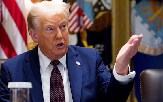 usa trump annuncia stretta sui visti di studenti e giornalisti stranieri