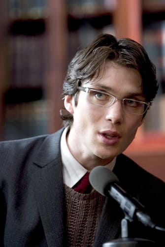 CILLIAN MURPHY as Dr. Jonathan Crane in Warner Bros. PicturesÕ action adventure ÒBatman Begins,Ó starring Christian Bale. 		 
PHOTOGRAPHS TO BE USED SOLELY FOR ADVERTISING, PROMOTION, PUBLICITY OR REVIEWS OF THIS SPECIFIC MOTION PICTURE AND TO REMAIN THE PROPERTY OF THE STUDIO. NOT FOR SALE OR REDISTRIBUTION.