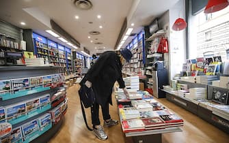 A book Shop authorized to reopen to the public after the partial reduction of the emergency lockdown due to the Coronavirus Covid-19, in Rome, Italy, 20 April 2020. ANSA/GIUSEPPE LAMI