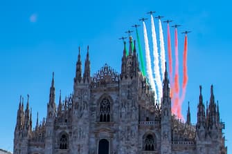 Milao, Passaggio delle frecce tricolori in Piazza Duomo