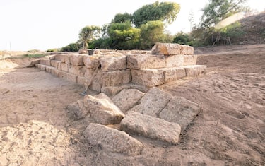 epa10746535 A handout photo made available by Sicily Region press office of a detail of one of the alleged two ports of the ancient former colony of Megara iblea, in Selinunte, Sicily, Italy, 14 July 2023. The structure is 15 meters long and there are four rows of blocks with a height of about 1.80 metres. It was in fact identified by chance a very short distance from what must have been the dock connected to the sea, a number of meters from the current shore. The news was announced by the president of the Sicilian Region Schifani.  EPA/SICILY REGION PRESS OFFICE HANDOUT  HANDOUT EDITORIAL USE ONLY/NO SALES