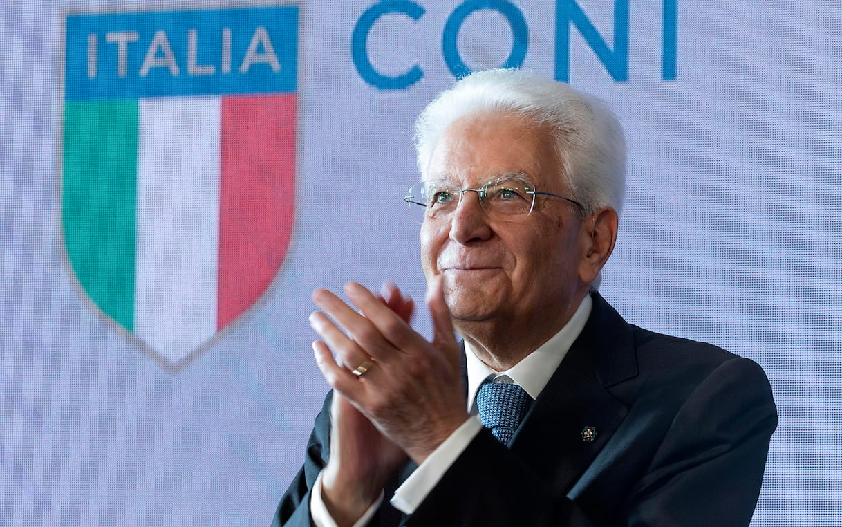 https://static.sky.it/editorialimages/91c54171291afb08bd6aebedd18f7c1924cebd4b/skysport/it/olimpiadi/2025/11/21/olimpiadi-2026-fiamma-olimpica-milano-cortina-mattarella-quirinale/ansa_mattarella_coni.jpg?im=Resize,width=1218