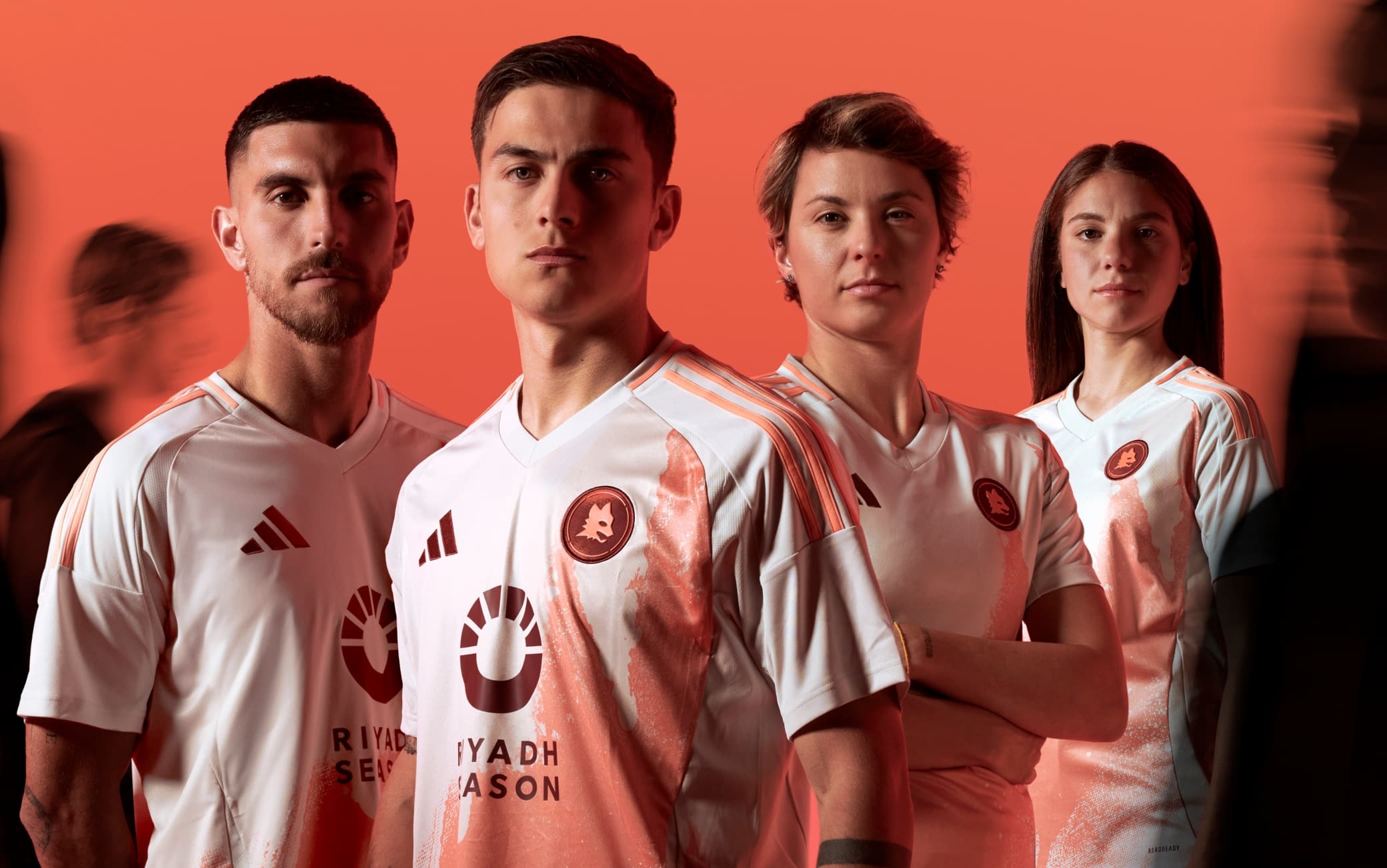 Roma, presentata la maglia Away