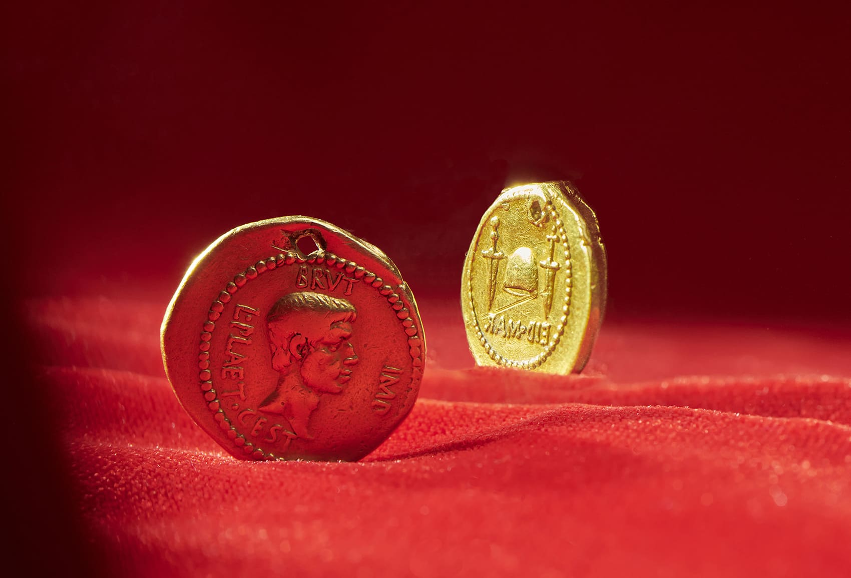 Eid_Mar_coin_c._Numismatica_Ars_Classica.jpg