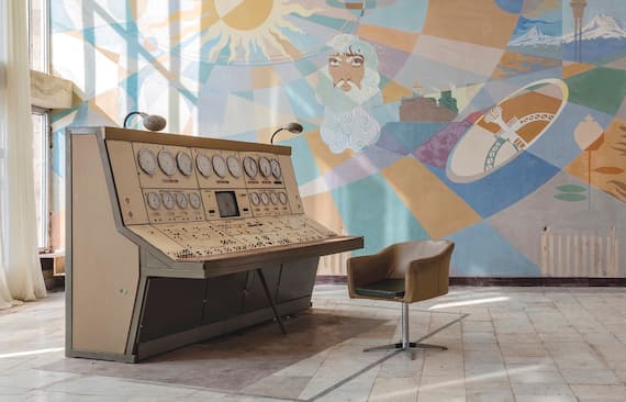 Un dettaglio della copertina di “Soviet Scientific Institutes”