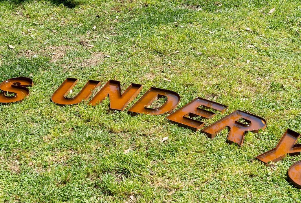 Shilpa Gupta, Deep Below the Sky flows under your feet too, 2025, cast iron, ø 335 cm, ø 131.89 in. Courtesy: the artist and GALLERIA CONTINUA, Photographer: Ela Bialkowska, OKNO Studio