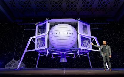 Jeff Bezos vuole andare sulla Luna e presenta il lander Blue Moon