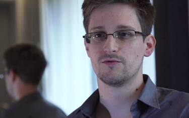 La nascita e l’elogio di Snowden