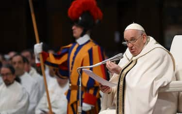 A handout picture provided by the Vatican Media shows Pope Francis leads the Mass of the Chrism at the Saint Peter's Basilica in the Vatican City, 06 April 2023. During the mass the Pope blesses Chrism oil which is used for the religious sacraments during this year. The Chrism Mass is part of the Catholic church's rites during the Holy Week. 
ANSA/ VATICAN MEDIA +++ ANSA PROVIDES ACCESS TO THIS HANDOUT PHOTO TO BE USED SOLELY TO ILLUSTRATE NEWS REPORTING OR COMMENTARY ON THE FACTS OR EVENTS DEPICTED IN THIS IMAGE; NO ARCHIVING; NO LICENSING +++ NPK