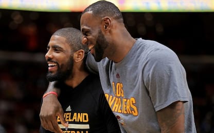 NBA, LeBron James fa strike con Kyrie Irving