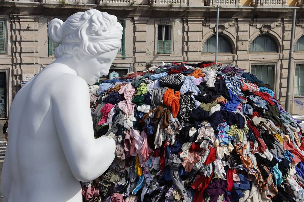 Michelangelo_Pistoletto_Venere_degli_Stracci_Napoli.jpg