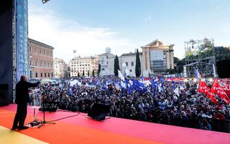 Le manifestazioni per la pace a Roma e Milano