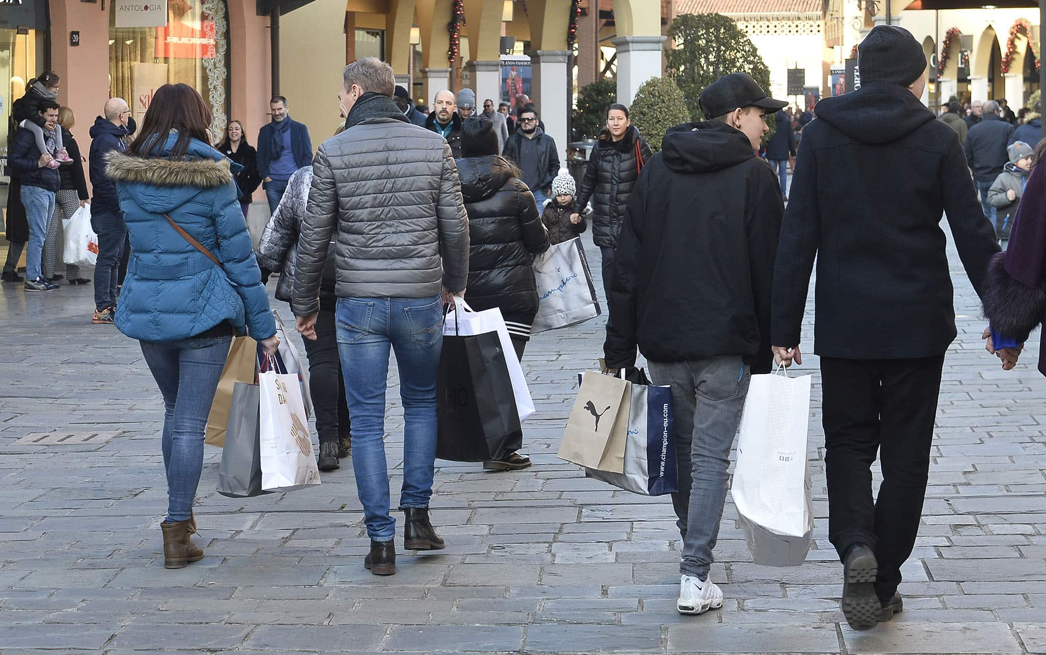 Tutti I Supermercati Aperti Il 25 Aprile, La Lista Regione Per Regione ...