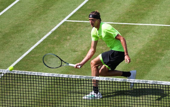 https://static.sky.it/editorialimages/947780be87e5e9d94317b74169df50e88e2c9f04/skysport/it/tennis/video/2025/06/13/zverev-nakashima-atp-stoccarda-risultato-highlights/IMAGO_zverev.jpg?im=Resize,width=565