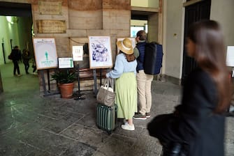 Milano, Turisti e studenti alla Pinacoteca di Brera (milano - 2021-11-15, DUILIO PIAGGESI) p.s. la foto e' utilizzabile nel rispetto del contesto in cui e' stata scattata, e senza intento diffamatorio del decoro delle persone rappresentate