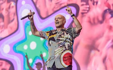 MILAN, ITALY - JULY 15: Max Pezzali performs at Stadio San Siro on July 15, 2022 in Milan, Italy. (Photo by Sergione Infuso/Corbis via Getty Images)