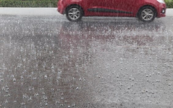 maltempo da nord a sud in sicilia allerta arancione e scuole chiuse