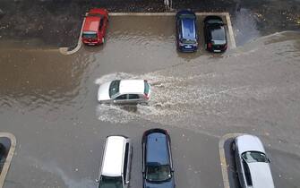 Maltempo a Milano,Forti piogge Bomba d'acqua causa allagamenti in citta' esondato il Seveso, nella foto la situazione in Via Nava angolo viale Fulvio Testi (Maurizio Maule/Fotogramma, MILANO - 2020-07-24) p.s. la foto e' utilizzabile nel rispetto del contesto in cui e' stata scattata, e senza intento diffamatorio del decoro delle persone rappresentate