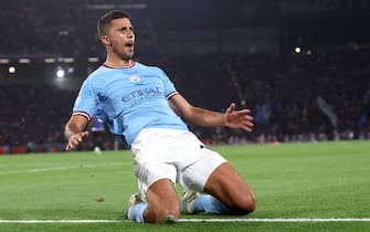 epa10684538 Rodri of Manchester City celebrates after scoring the 1-0 goal during the UEFA Champions League Final soccer match between Manchester City and Inter Milan, in Istanbul, Turkey, 10 June 2023.  EPA/MARTIN DIVISEK