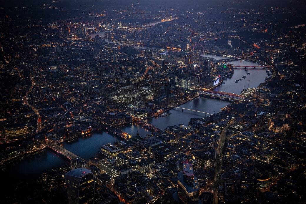 London_to_Lambeth_Bridges_-_Illuminated_River_©_Jason_Hawkes_1.jpg