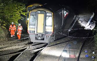 Due treni si sono scontrati a Salisbury, in Gran Bretagna
