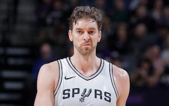SACRAMENTO, CA - JANUARY 8: Pau Gasol #16 of the San Antonio Spurs looks on during the game against the Sacramento Kings on January 8, 2018 at Golden 1 Center in Sacramento, California. NOTE TO USER: User expressly acknowledges and agrees that, by downloading and or using this photograph, User is consenting to the terms and conditions of the Getty Images Agreement. Mandatory Copyright Notice: Copyright 2018 NBAE (Photo by Rocky Widner/NBAE via Getty Images)