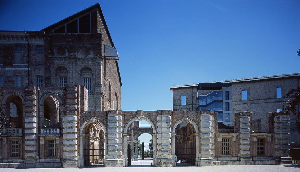 CASTELLO_DI_RIVOLI_(1)_(1).jpg