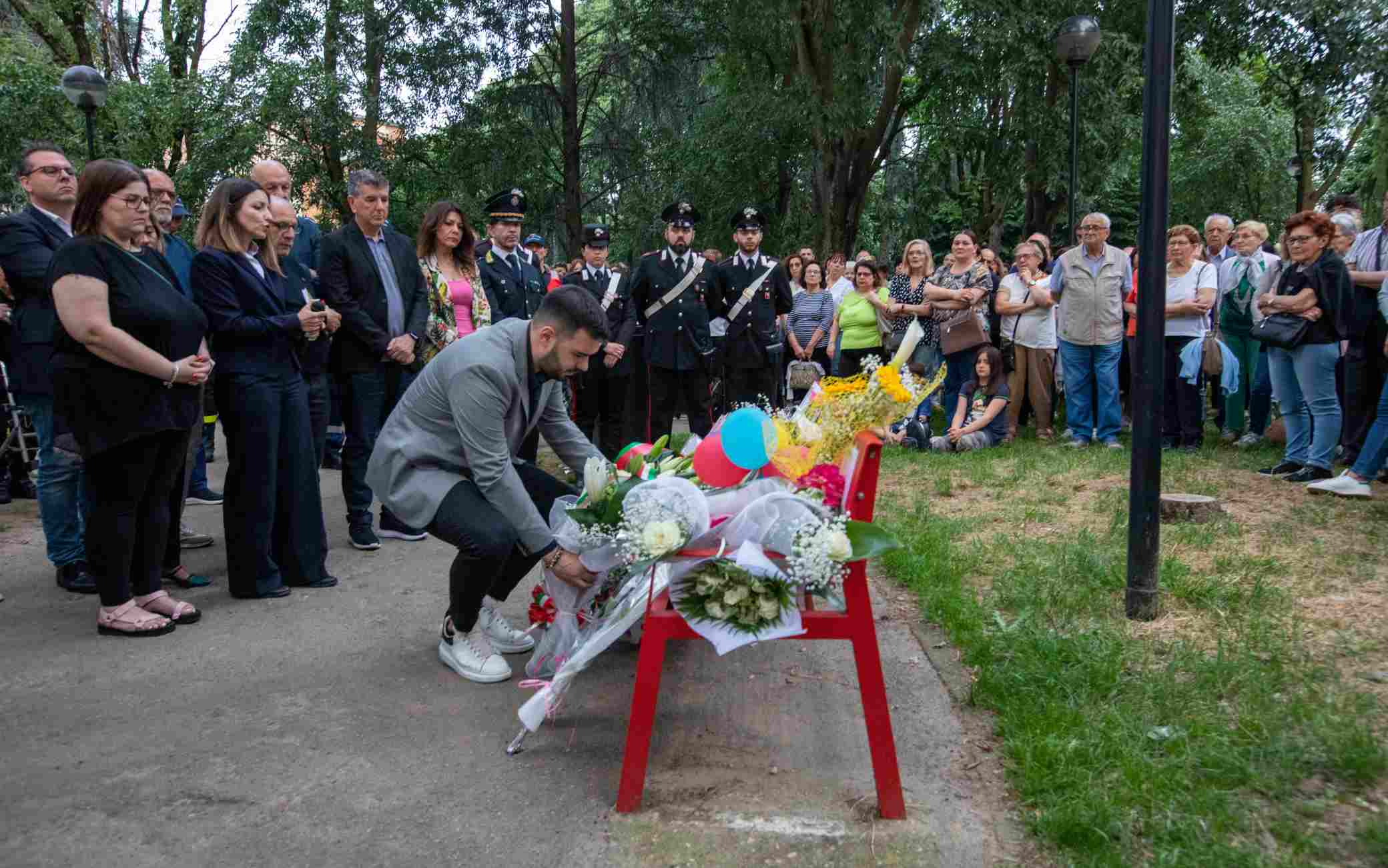 Omicidio Tramontano, L'omaggio Per Giulia A Senago: Lutto E Veglia ...