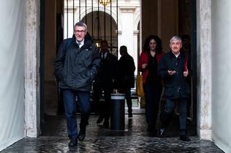 Il segretario generale della Cgil Maurizio Landini a Palazzo Chigi per l'incontro sul decreto Lavoro con la presidente del Consiglio Giorgia Meloni ed i sindacati Cgil, Cisl e Uil, Roma, 30 aprile 2023. ANSA/ANGELO CARCONI