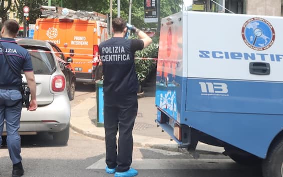 napoli 65enne accoltellato trovato morto a castellammare di stabia