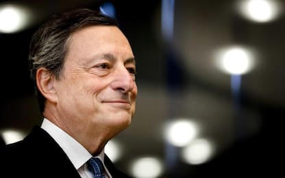 Draghi: "La crisi economica dell'Eurozona è alle spalle"