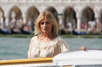 Actress Isabella Ferrari travels through Venice on a water taxi during the 65th Venice Film Festival on August 29, 2008 in Venice, Italy. (Photo by Daniele Venturelli/WireImage)
