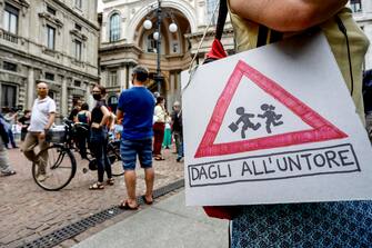 Manifestazione Priorita' alla Scuola in piazza Scala