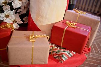 STUPINIGI, ITALY - DECEMBER 18: Christmas gifts on "Natale Ã¨ Reale" during the Christmas Season on Palazzina di Caccia di Stupinigi on December 18, 2021 in Stupinigi near Turin, Italy. (Photo by Stefano Guidi/Getty Images)