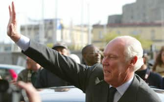 vittorio emanuele saluta